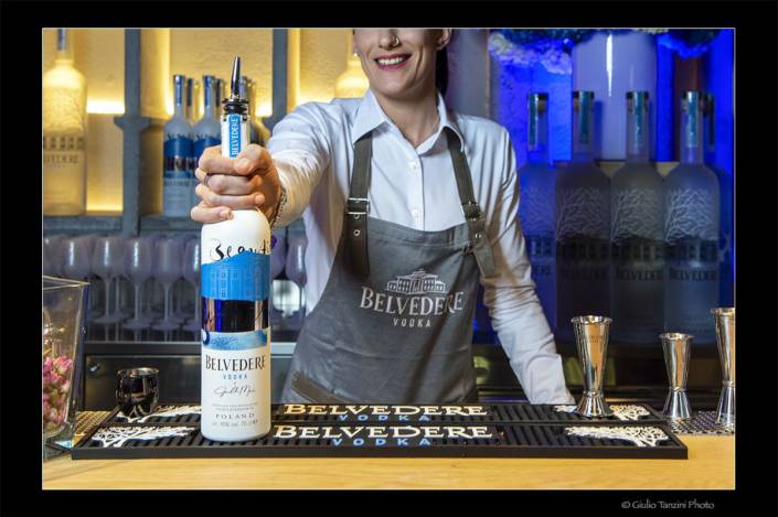 bartender evento belvedere vodka